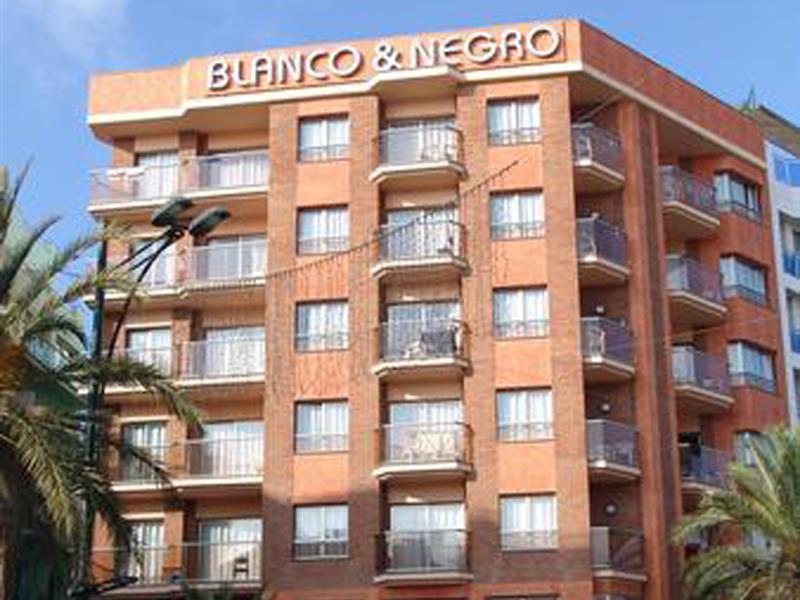 Blanco Y Negro Apartments Lloret de Mar Exterior photo