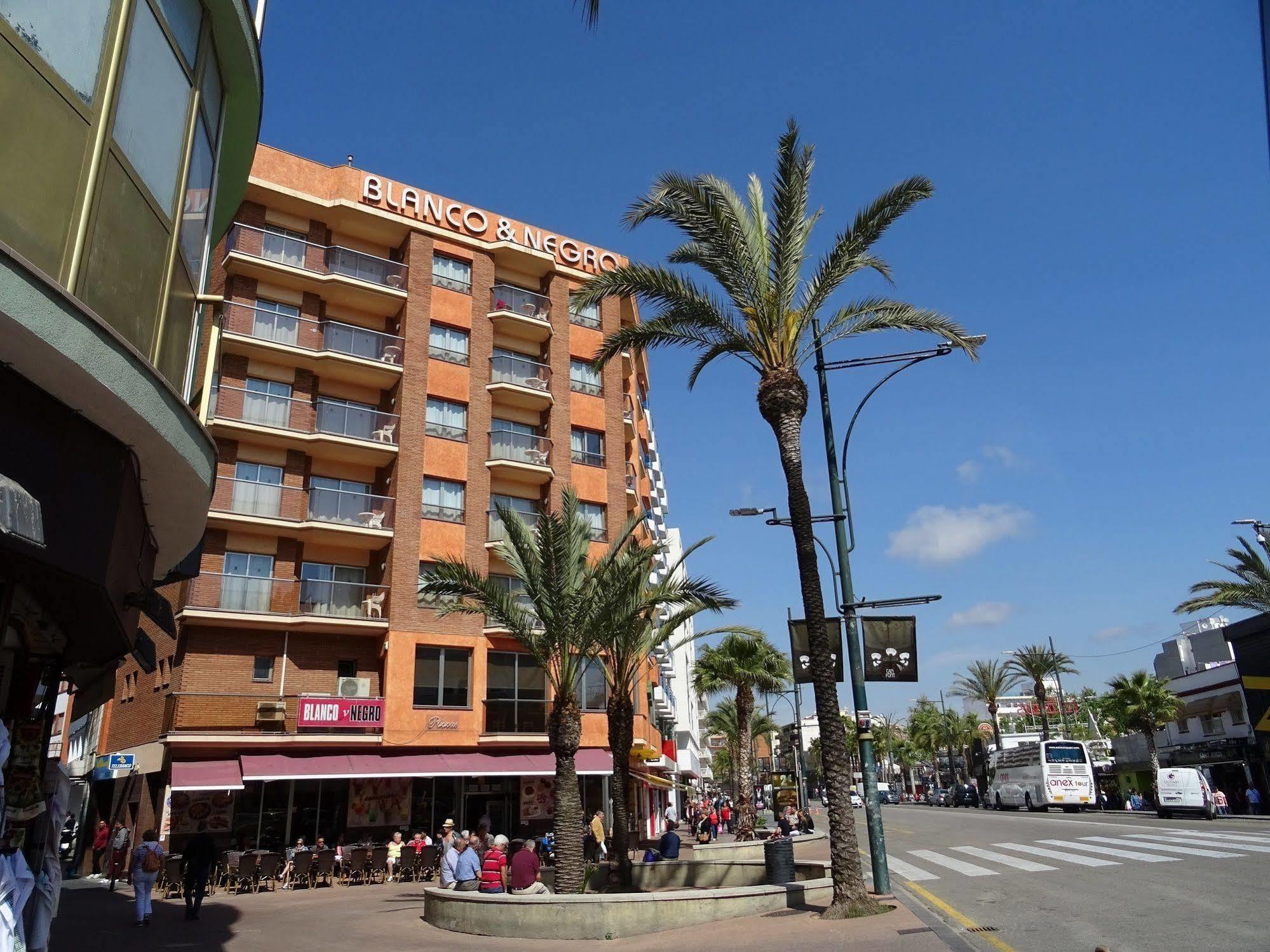 Blanco Y Negro Apartments Lloret de Mar Exterior photo