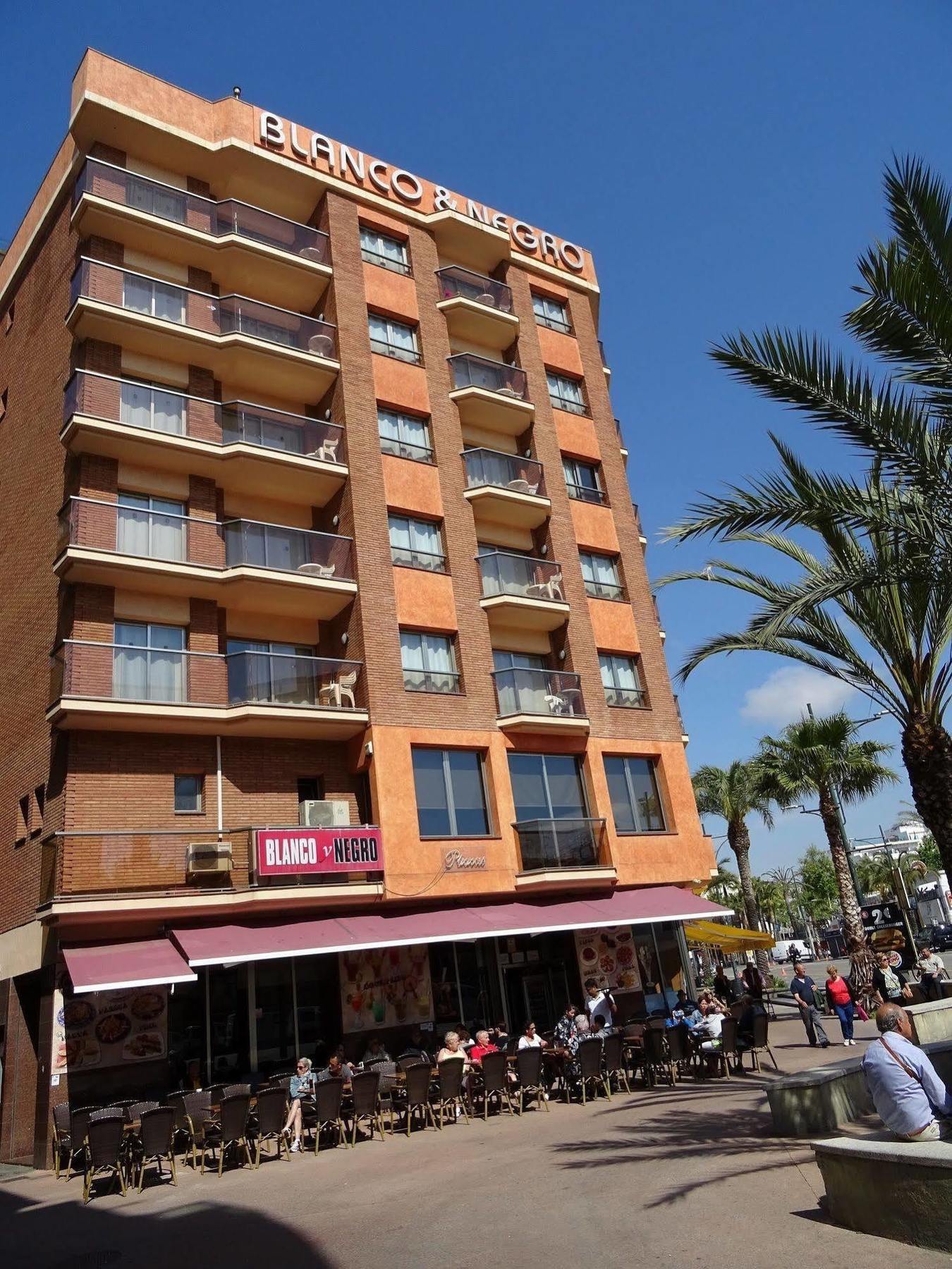 Blanco Y Negro Apartments Lloret de Mar Exterior photo