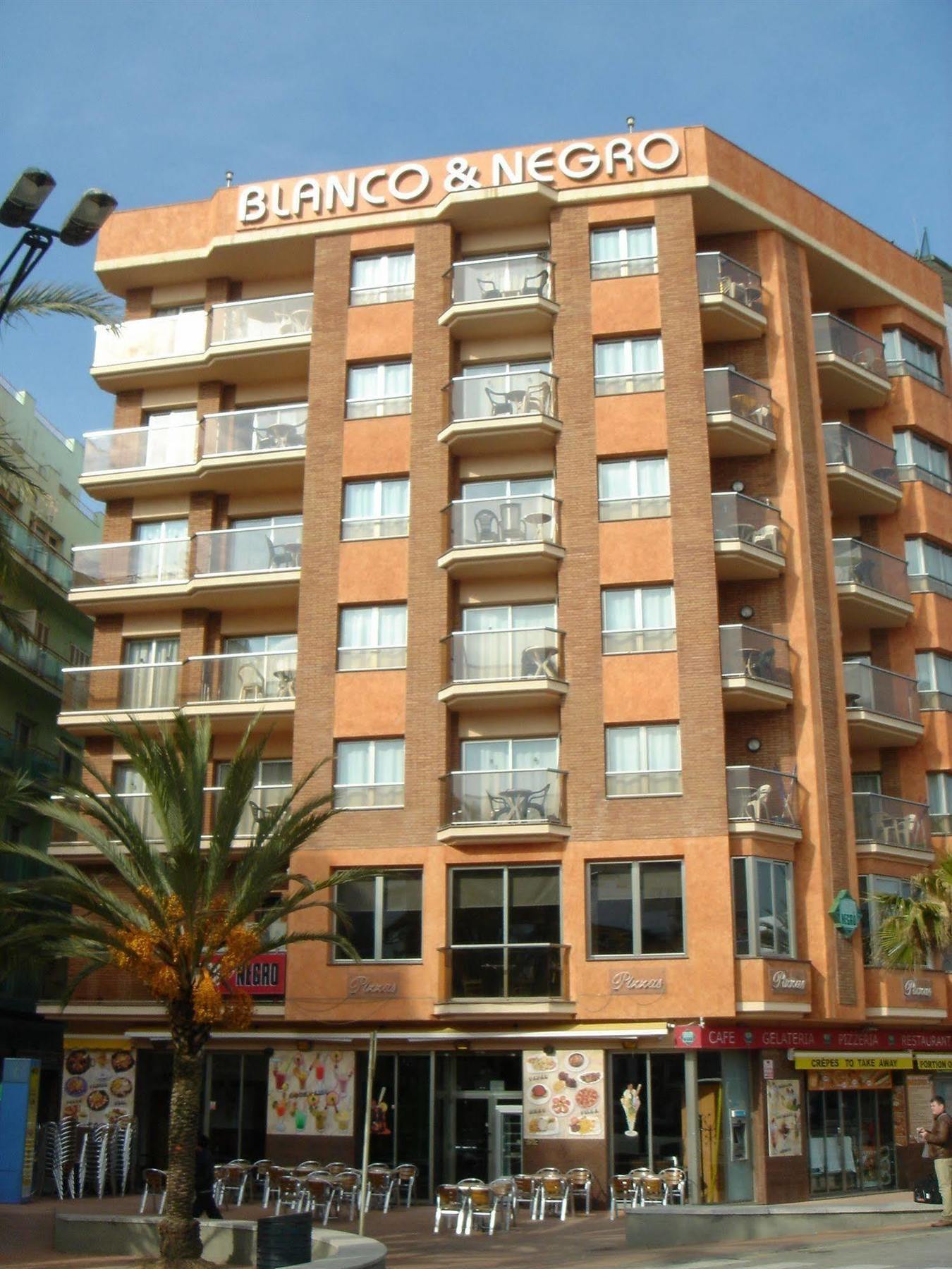 Blanco Y Negro Apartments Lloret de Mar Exterior photo